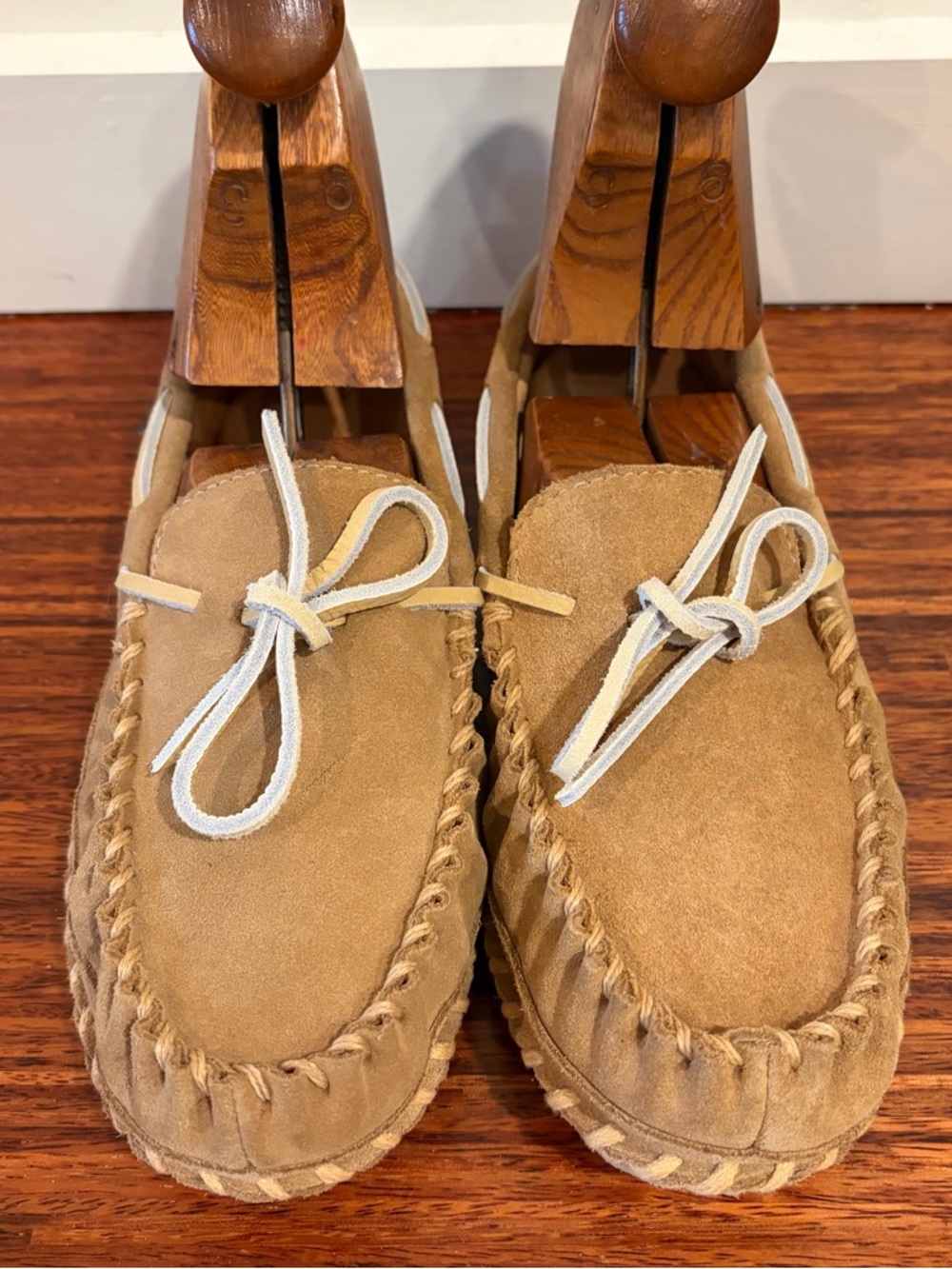 L.L. BEAN Women's Wicked Good Camp Moccasins, Brown Women’s 8 VEUC - Picture 7 of 7